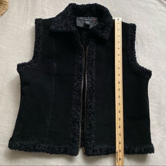 NWOT 100% Genuine Leather Reversible Sherpa Vest - Picture 7 of 8